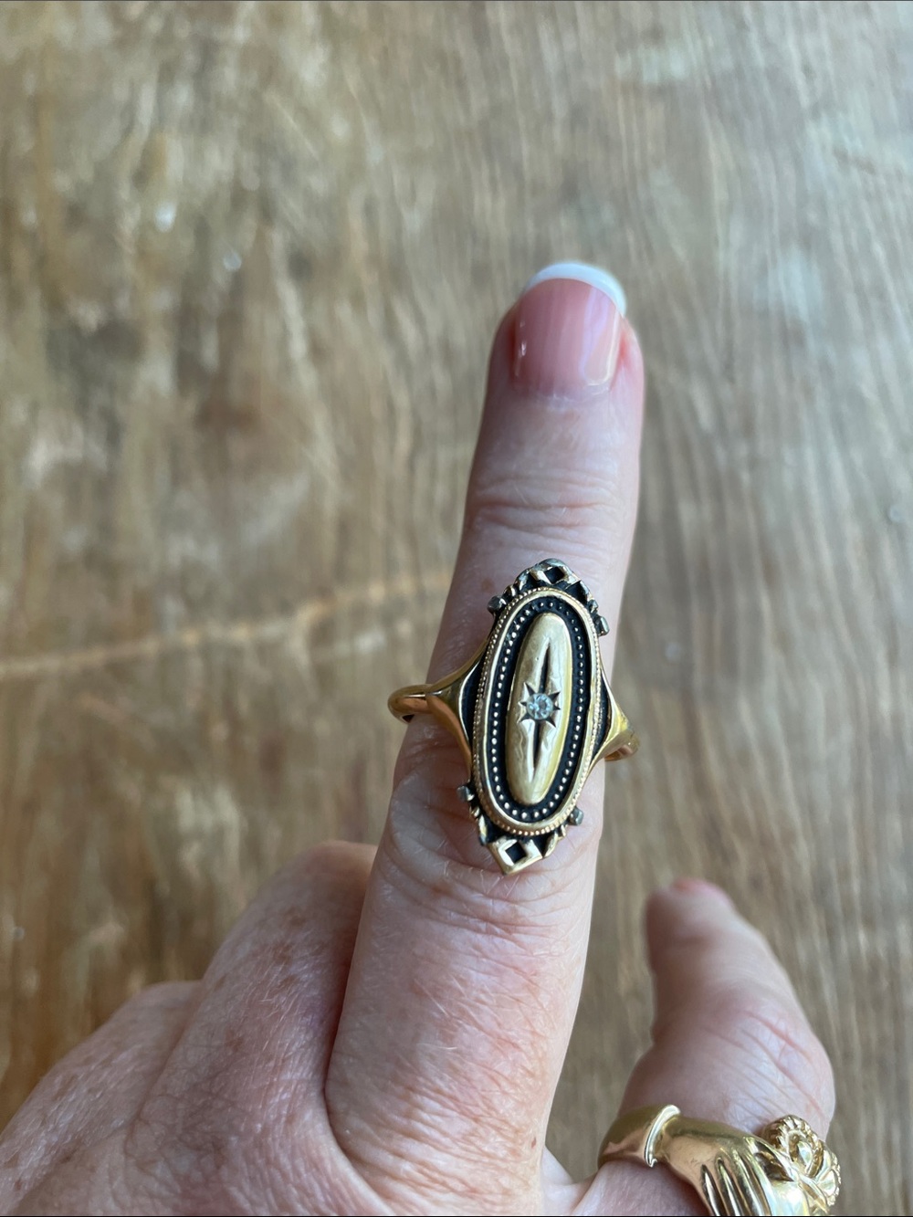 Avon Gold-Tone Oval Starburst Ring with Clear Accent